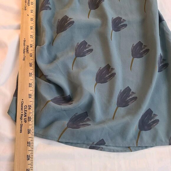 Cabi 984 Semi Sheer Blue Green Tulip Pleated Tie Back Sleeveless Blouse Size XS - Picture 10 of 10